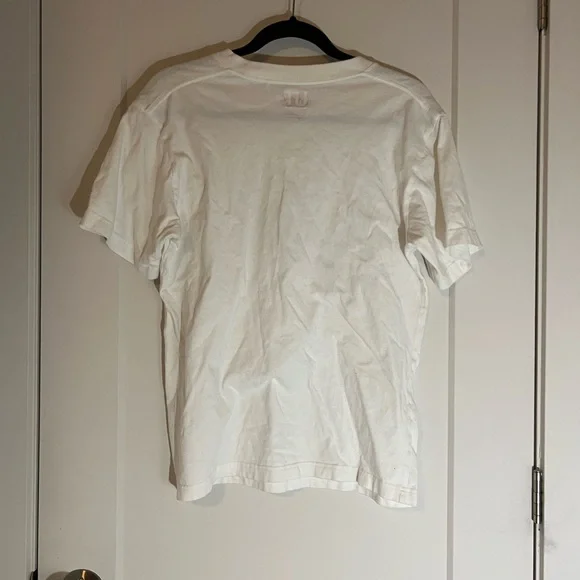 Uniqlo tee - Picture 3 of 3